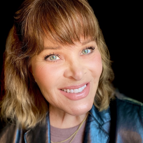 Meet your Posher, Kelly - Picture 1 of 3